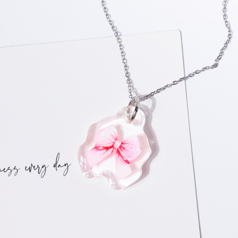 acrylic-pendant-necklace
